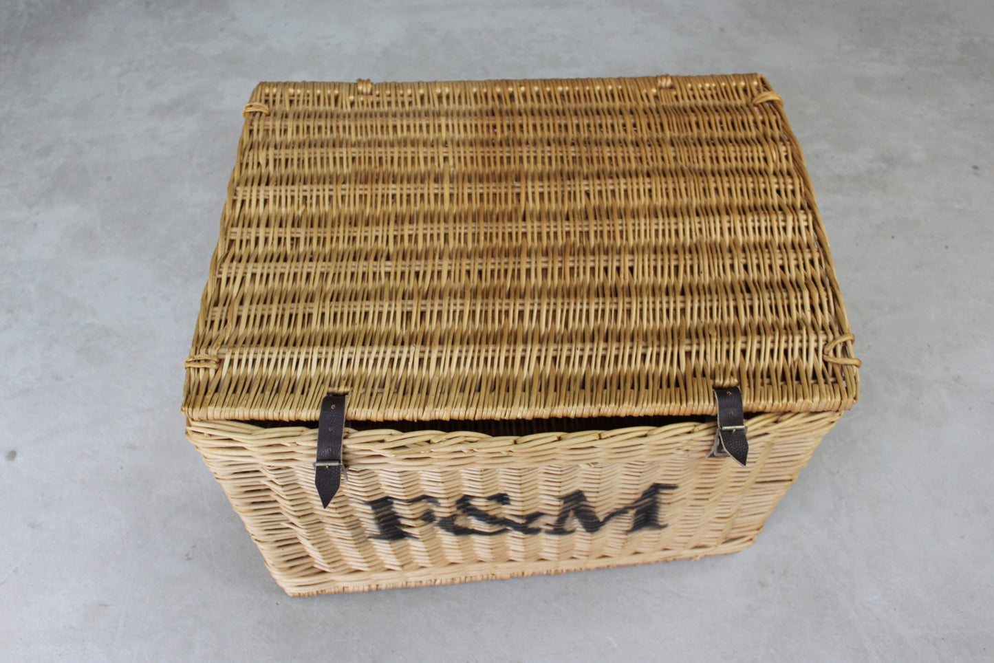 Fortnum & Mason Picnic Basket - Kernow Furniture