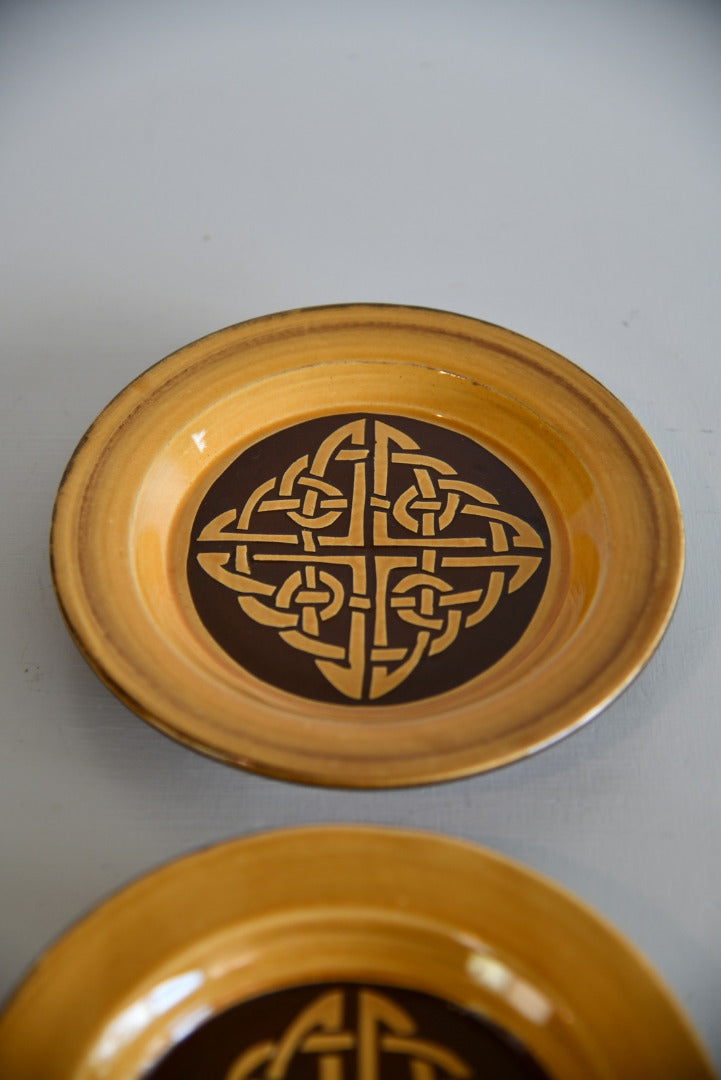 Pair Pottery Plates Celtic Knot - Kernow Furniture