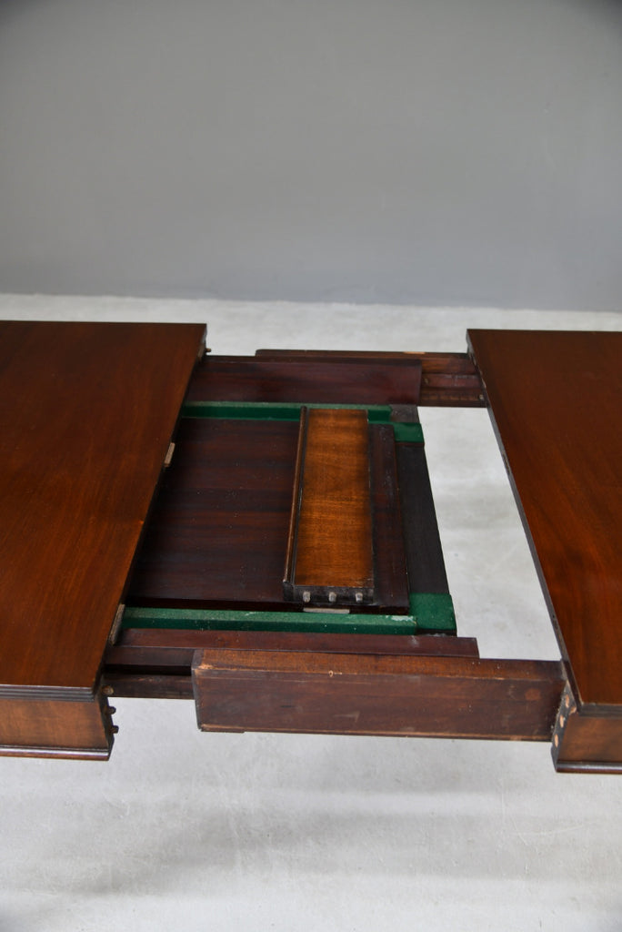 Mahogany Extending Dining Table - Kernow Furniture