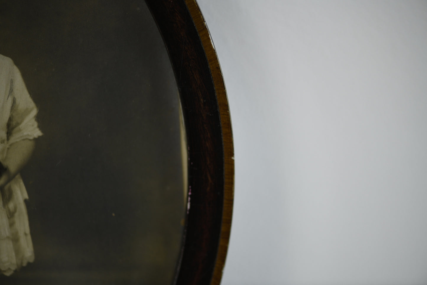 Vintage Oval Photo Frame - Kernow Furniture