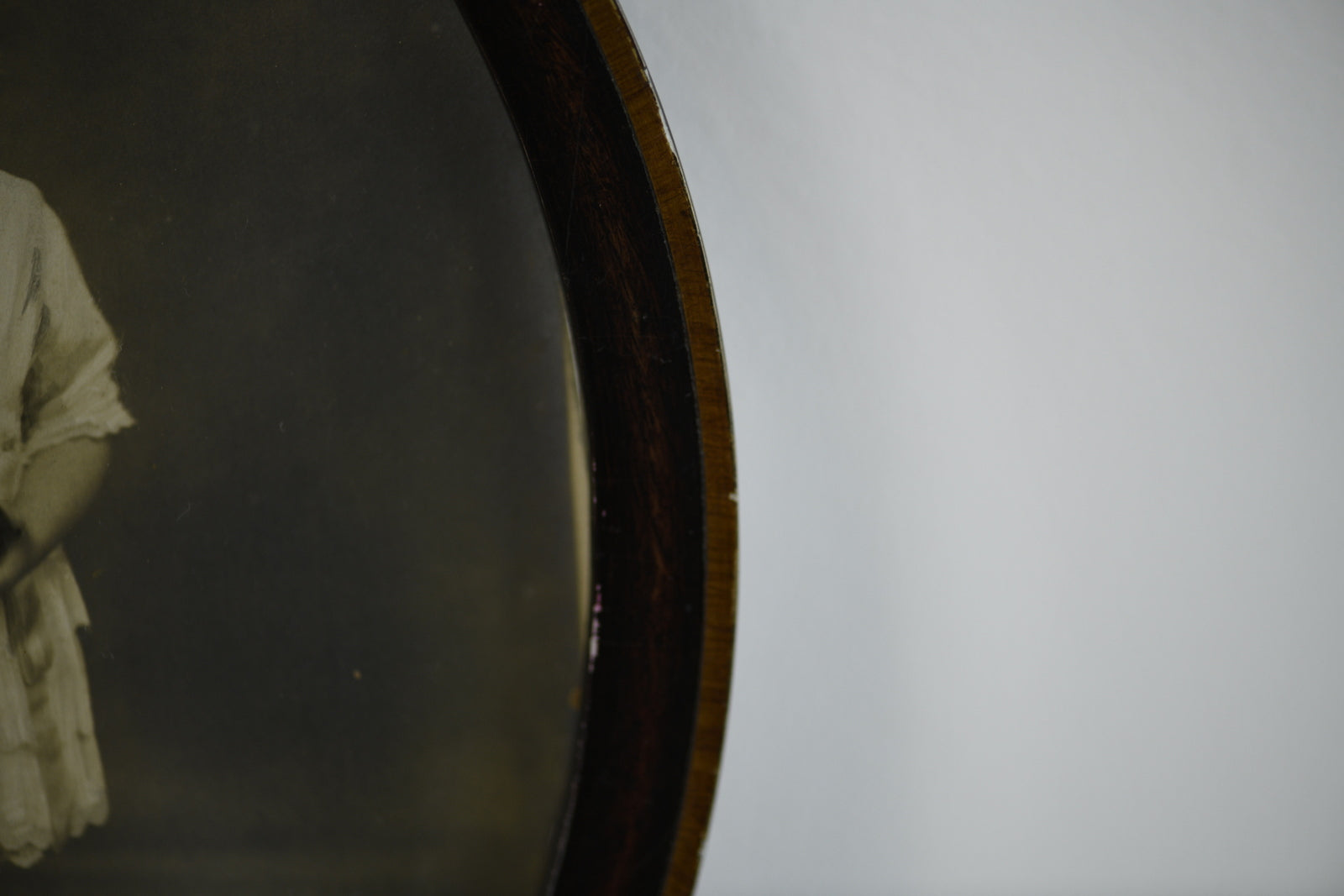 Vintage Oval Photo Frame - Kernow Furniture