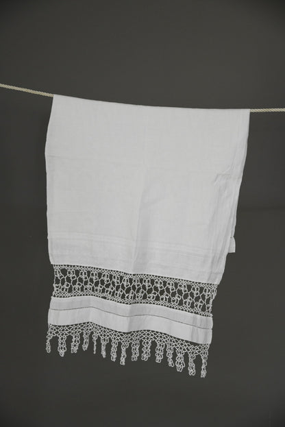 Antique Linen & Lace Towel - Kernow Furniture