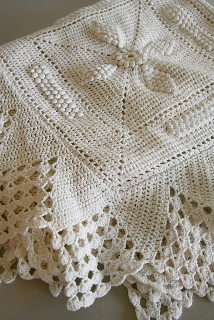 Vintage White Cotton Crochet Bedspread - Kernow Furniture