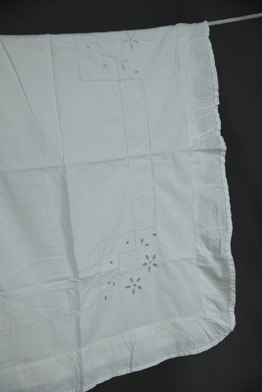 Pair Large White Broderie Anglaise Pillow Case - Kernow Furniture