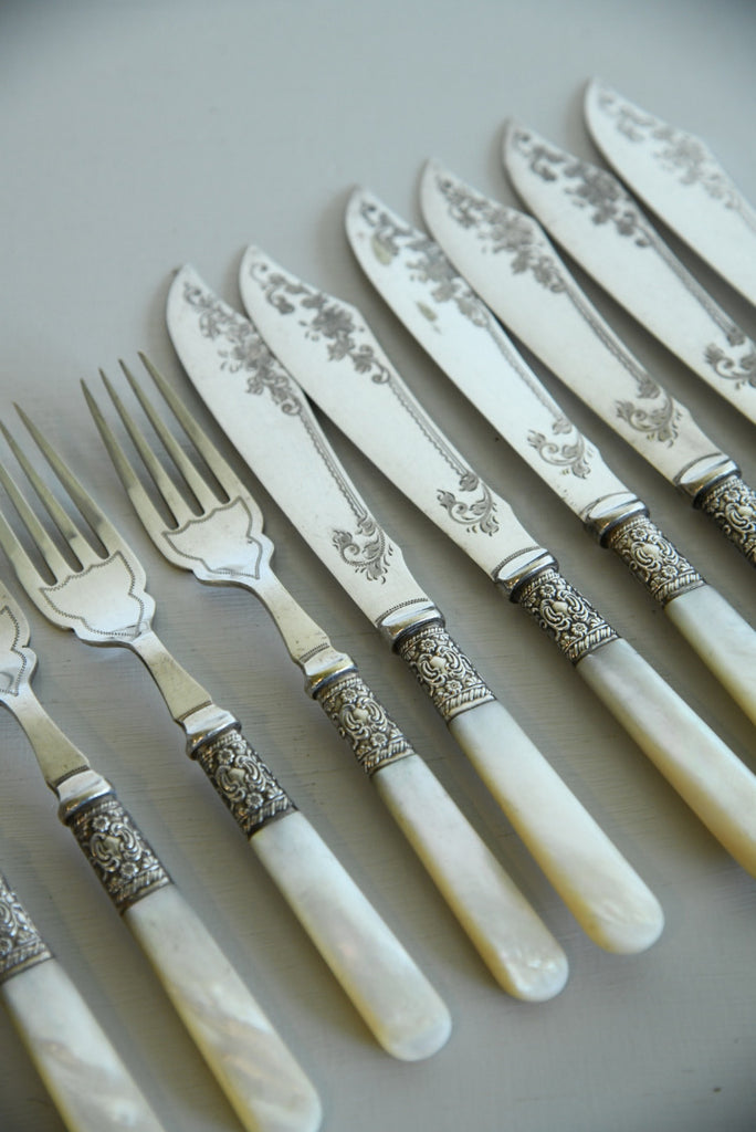 6 Mother of Pearl Fish Knives