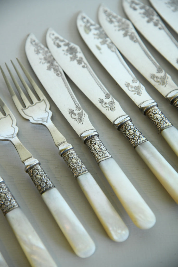 6 Mother of Pearl Fish Knives