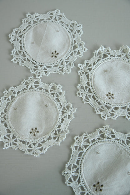 4 Vintage Embroidered Linen Mats