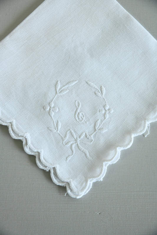 6 Vintage White Linen Napkins Treble Clef