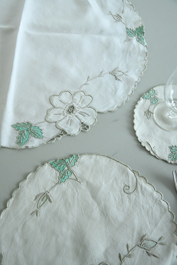 Floral Table Set