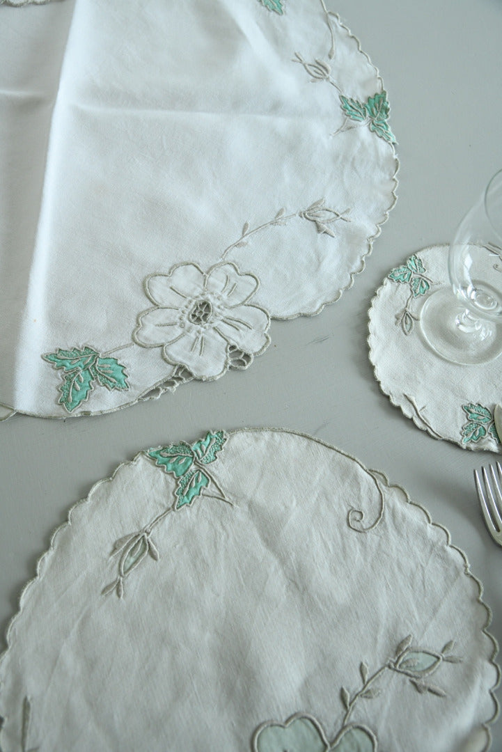 Floral Table Set