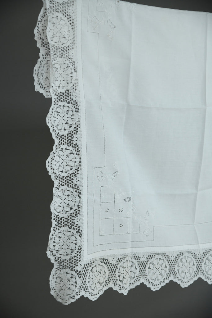 Stunning Vintage White Linen Tablecloth