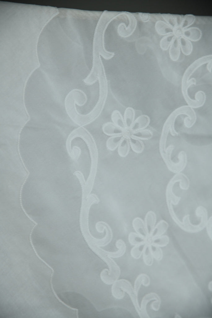 Large Vintage White Lace Tablecloth