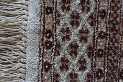 Cream & Beige Pakistan Rug - Kernow Furniture