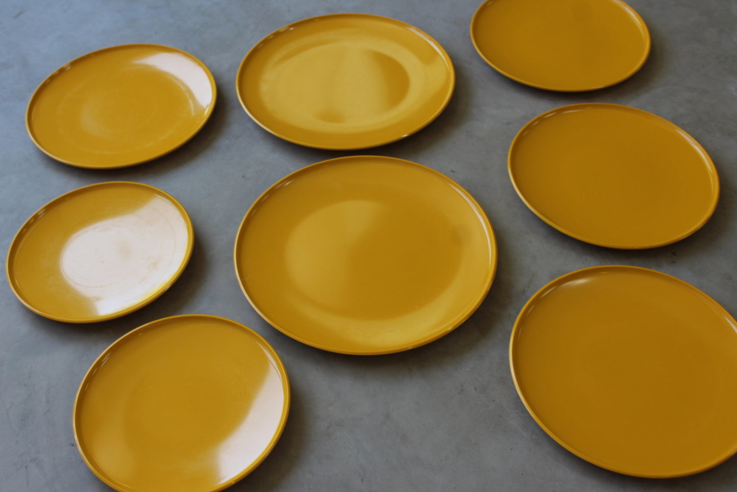 Retro Encore Yellow Plastic Plates - Kernow Furniture