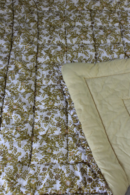 Retro Terylene Floral Double Eiderdown - Kernow Furniture