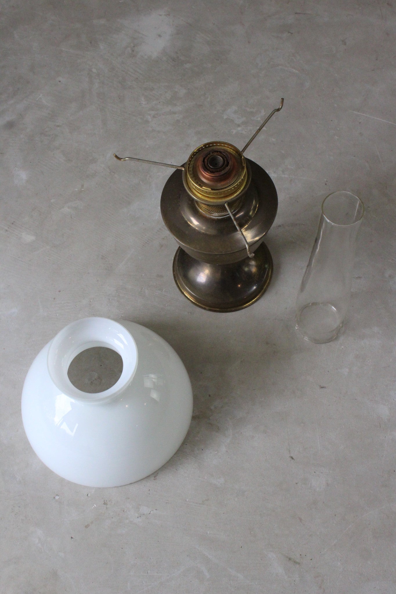 Aladdin 23 Brass Oil Lamp - Kernow Furniture