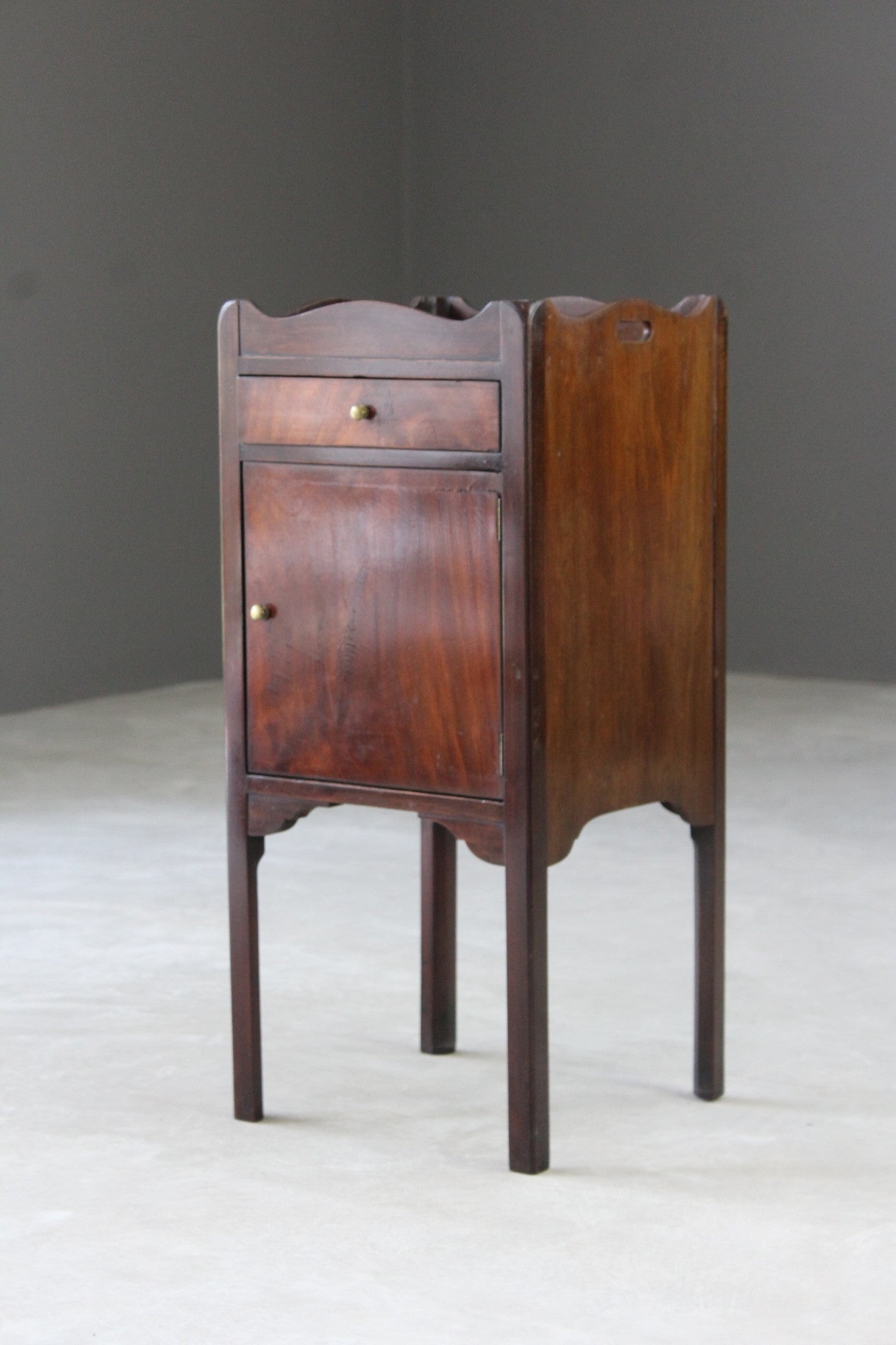 Georgian Style Mahogany Nightstand - Kernow Furniture