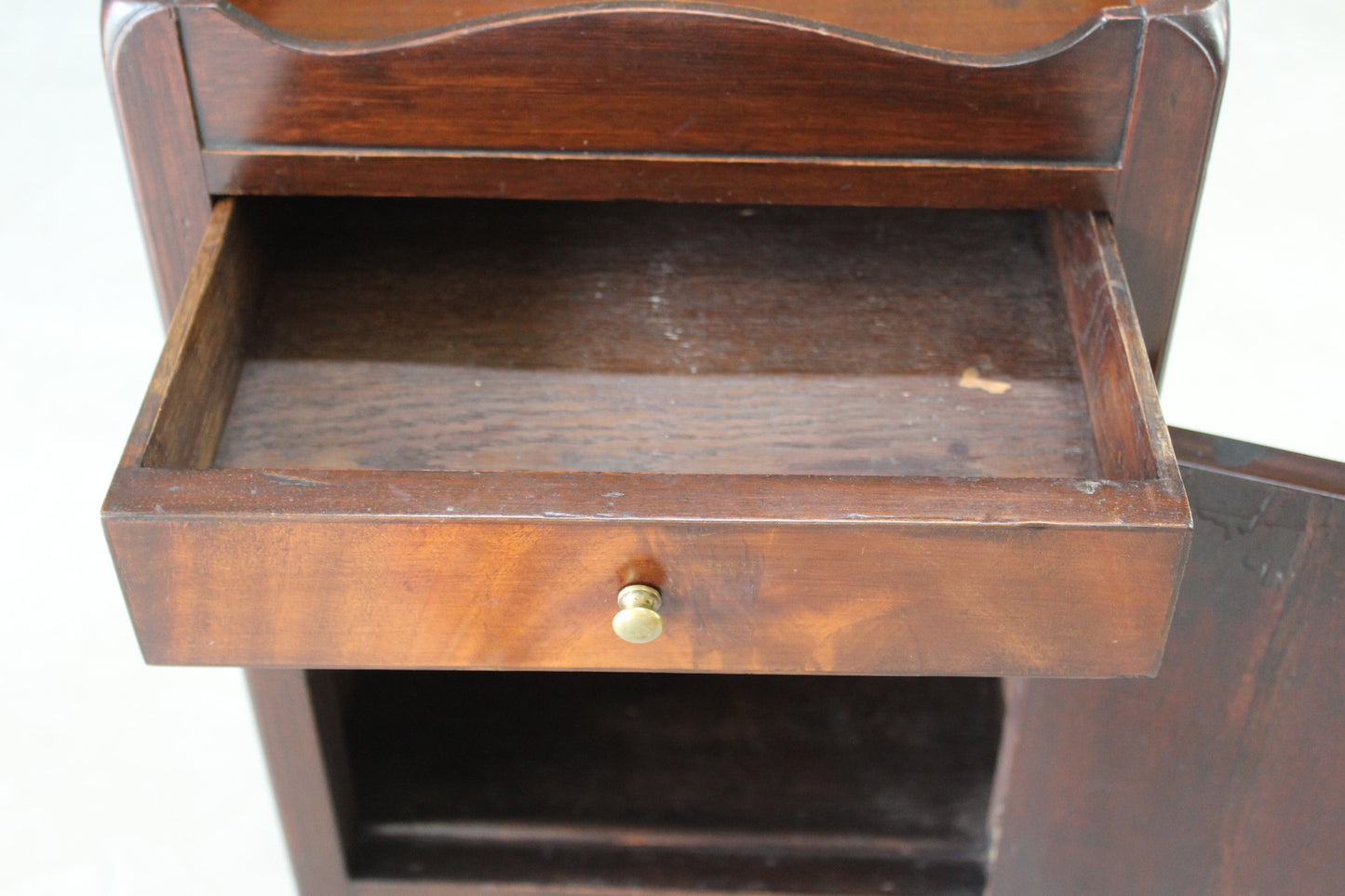 Georgian Style Mahogany Nightstand - Kernow Furniture