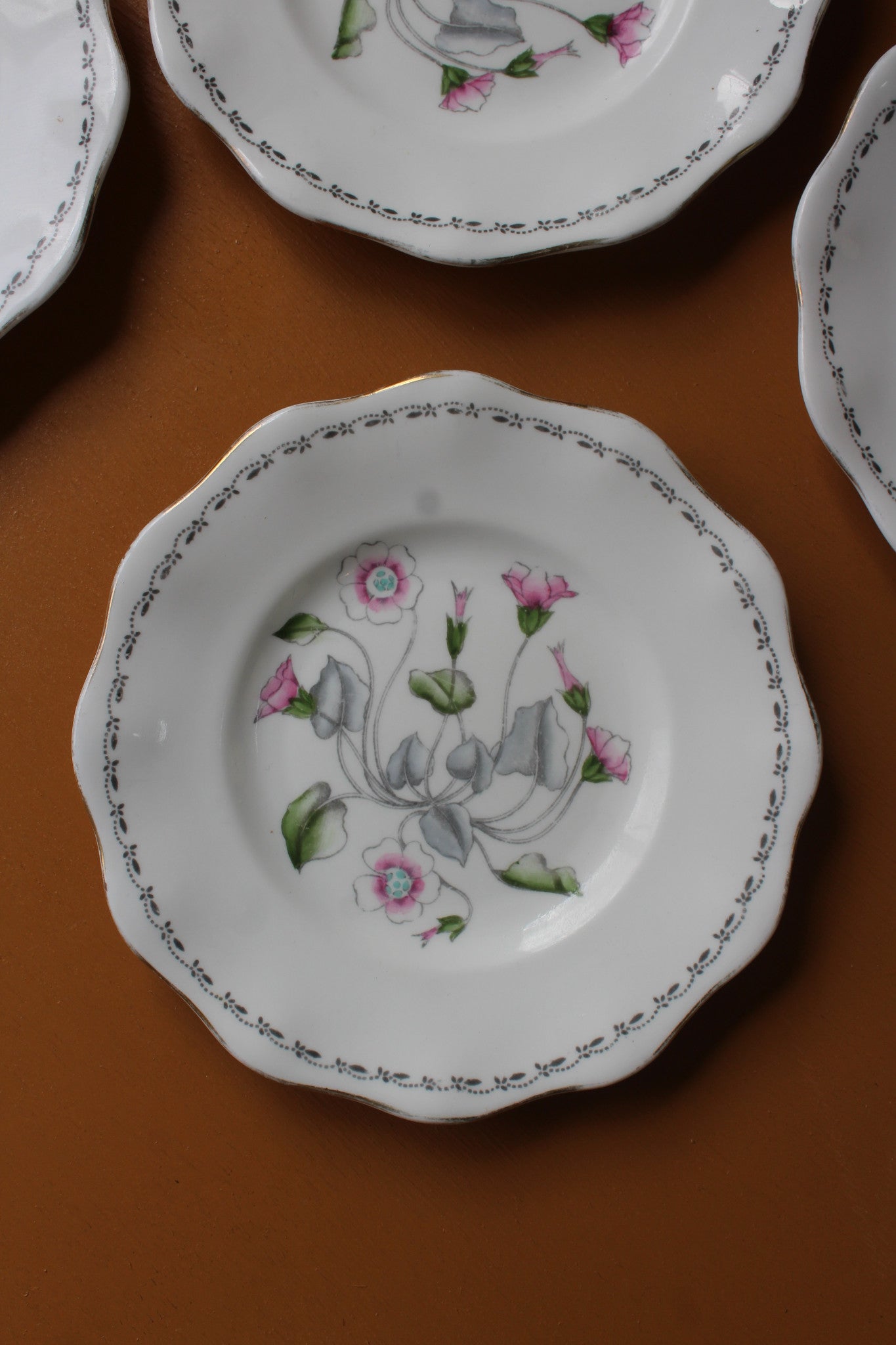 Foley Geranium Tea Plates - Kernow Furniture