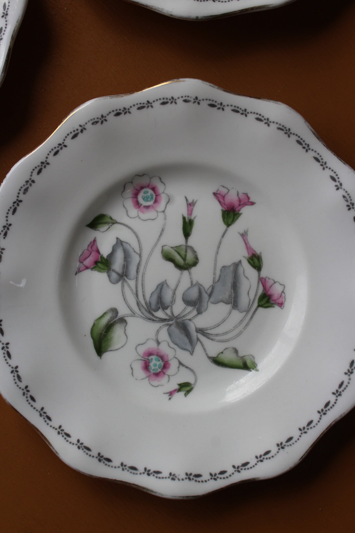 Foley Geranium Tea Plates - Kernow Furniture