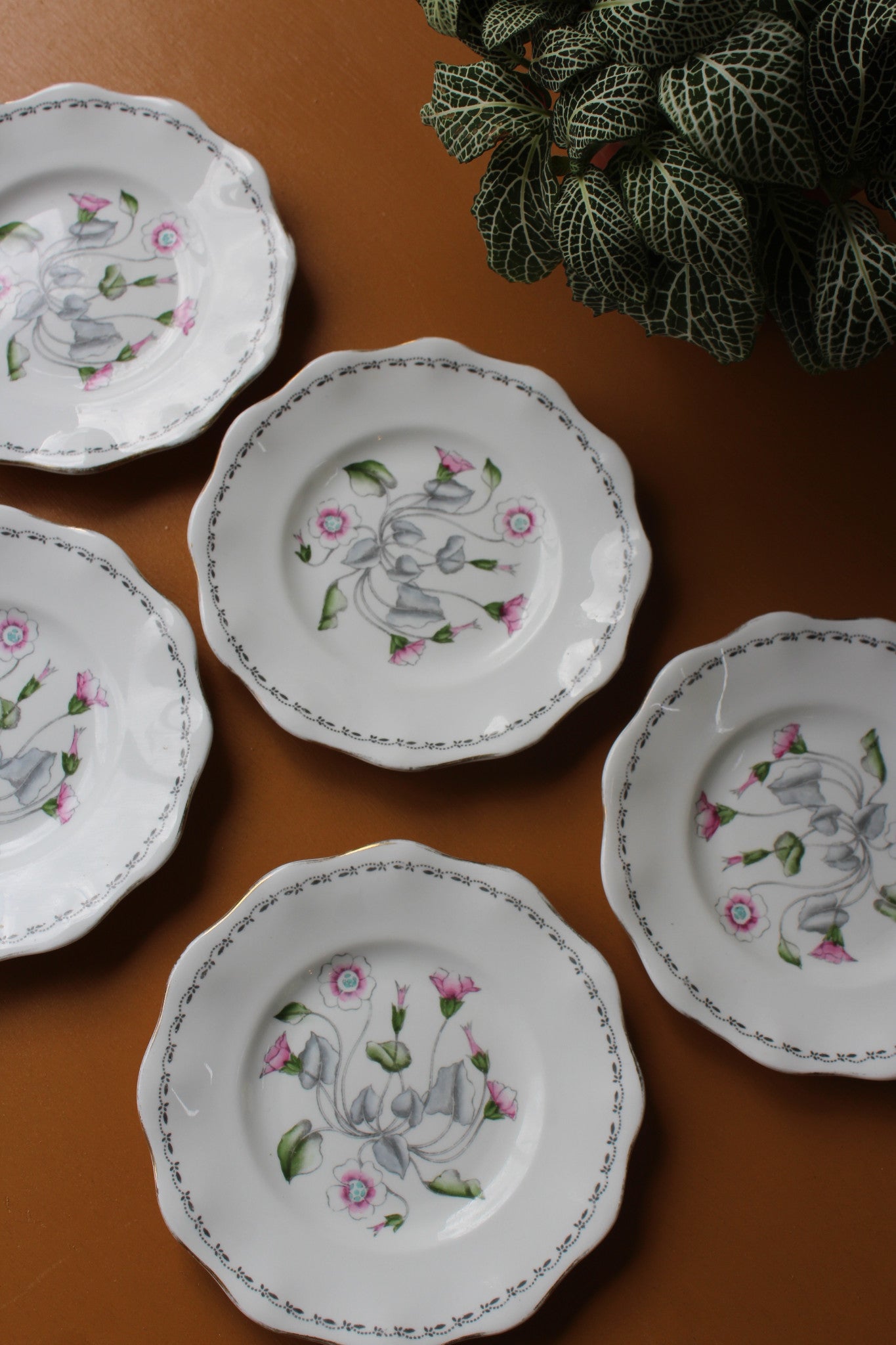 Foley Geranium Tea Plates - Kernow Furniture