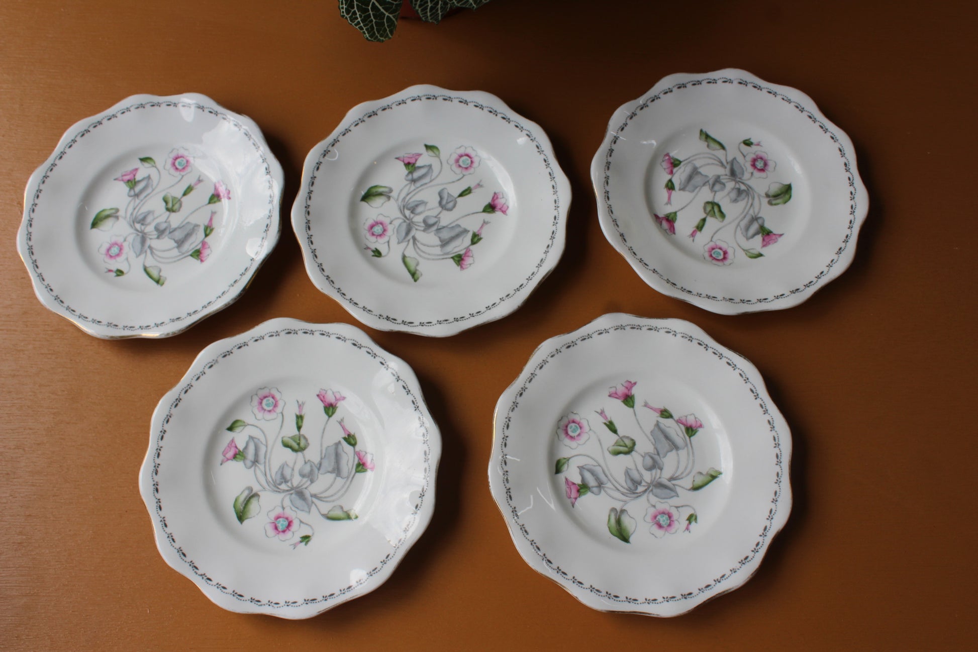 Foley Geranium Tea Plates - Kernow Furniture