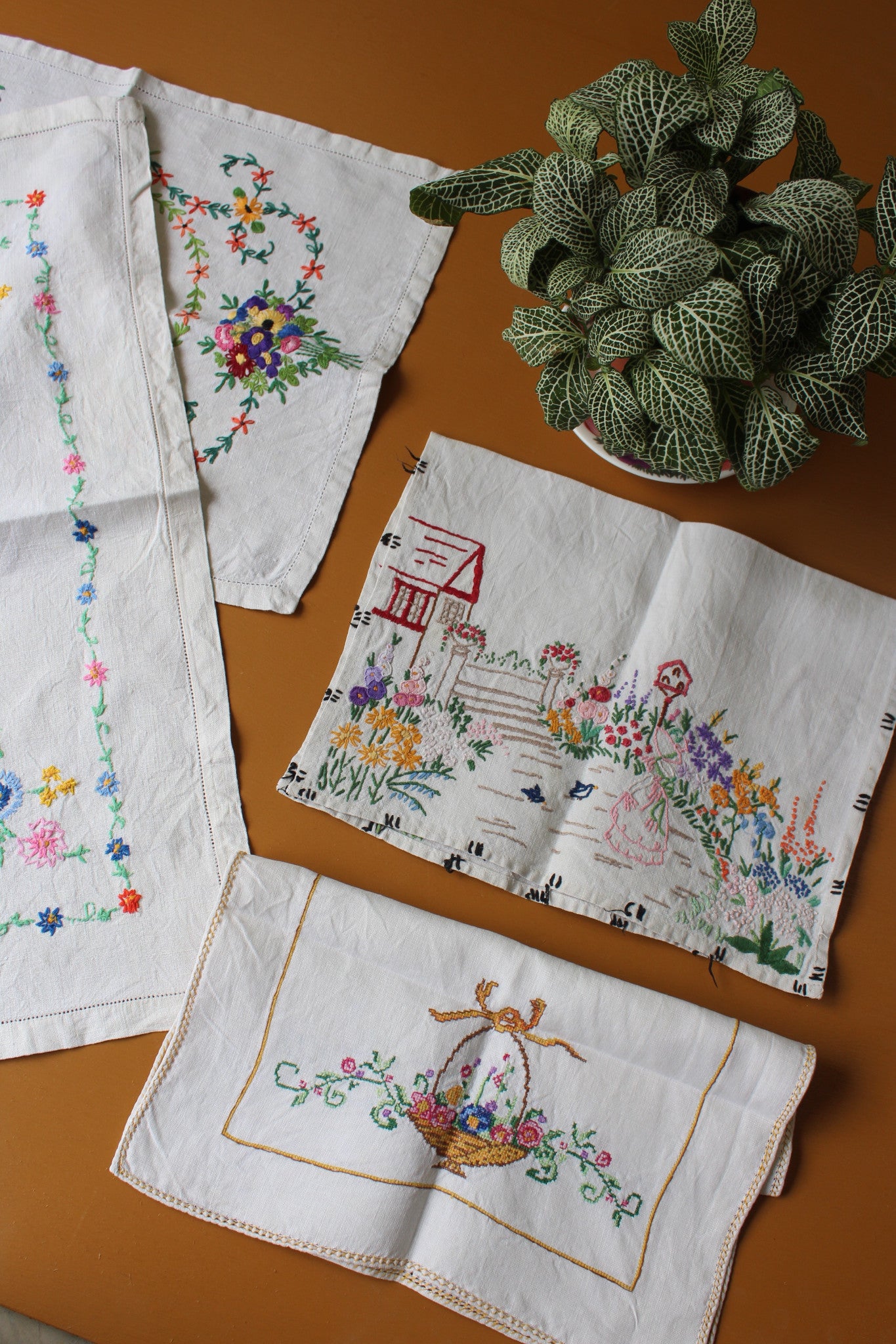 4 Vintage Embroidered Linen Tray Cloths - Kernow Furniture