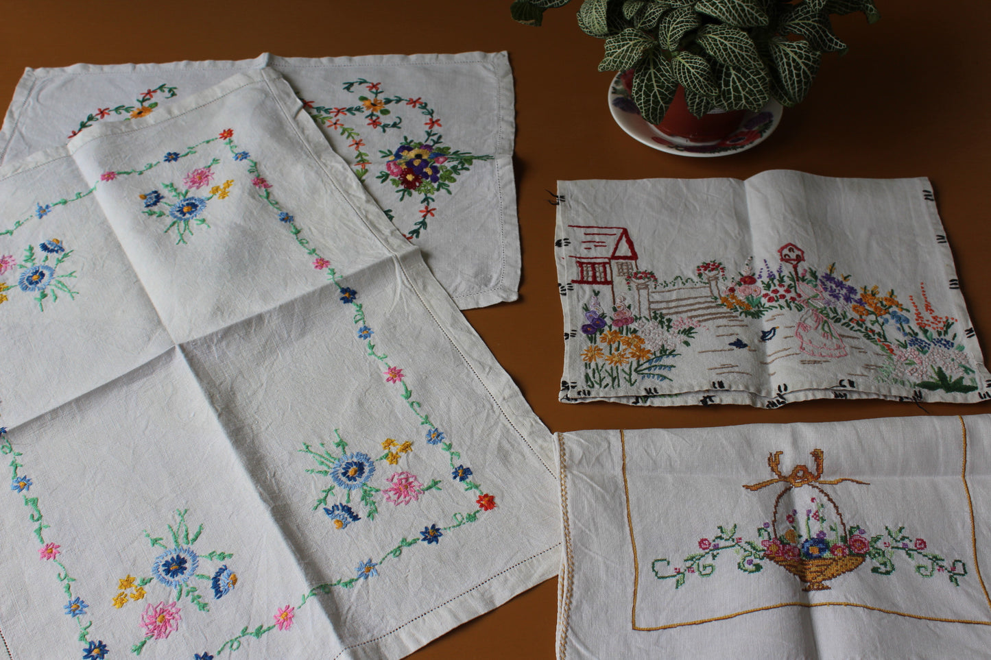 4 Vintage Embroidered Linen Tray Cloths - Kernow Furniture