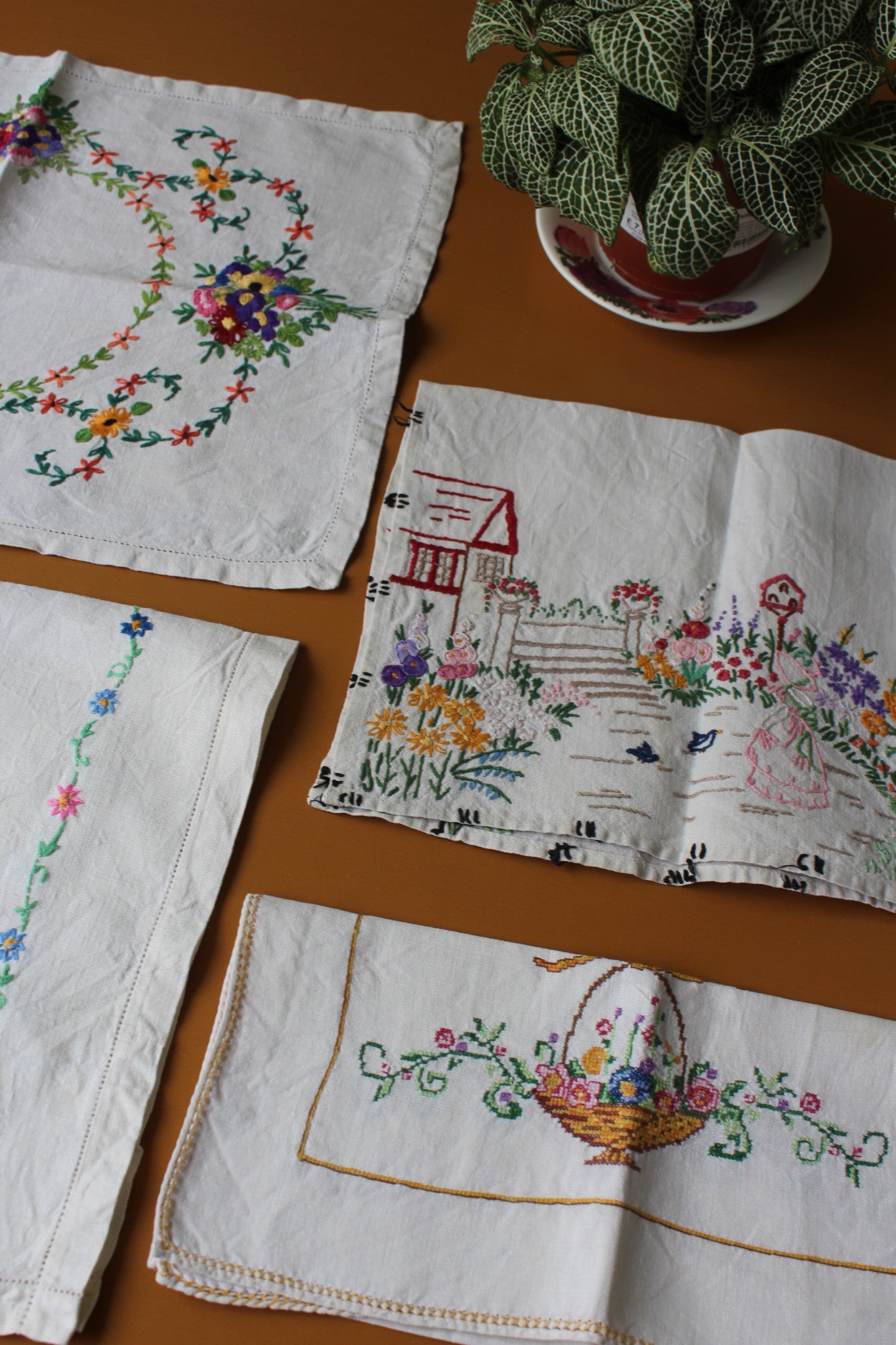 4 Vintage Embroidered Linen Tray Cloths - Kernow Furniture