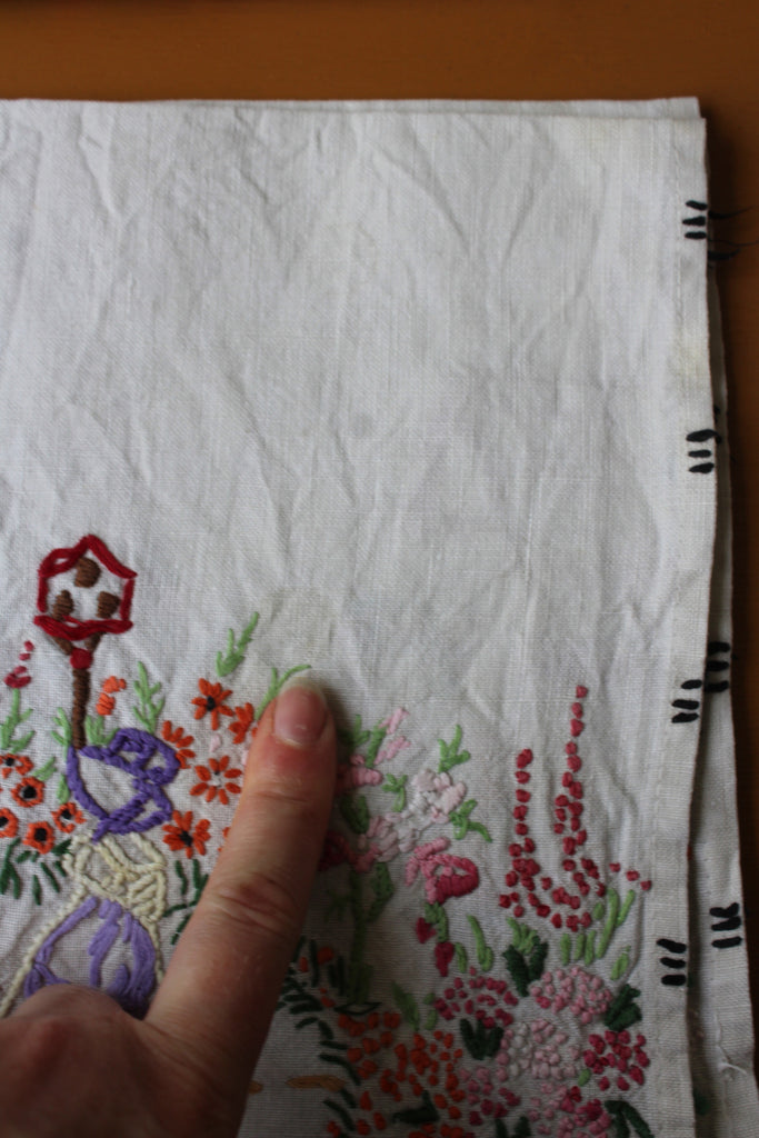4 Vintage Embroidered Linen Tray Cloths - Kernow Furniture