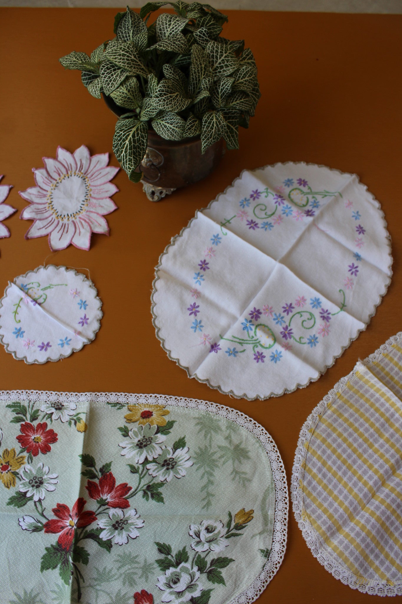 Vintage Floral & Embroidered Table Mats - Kernow Furniture