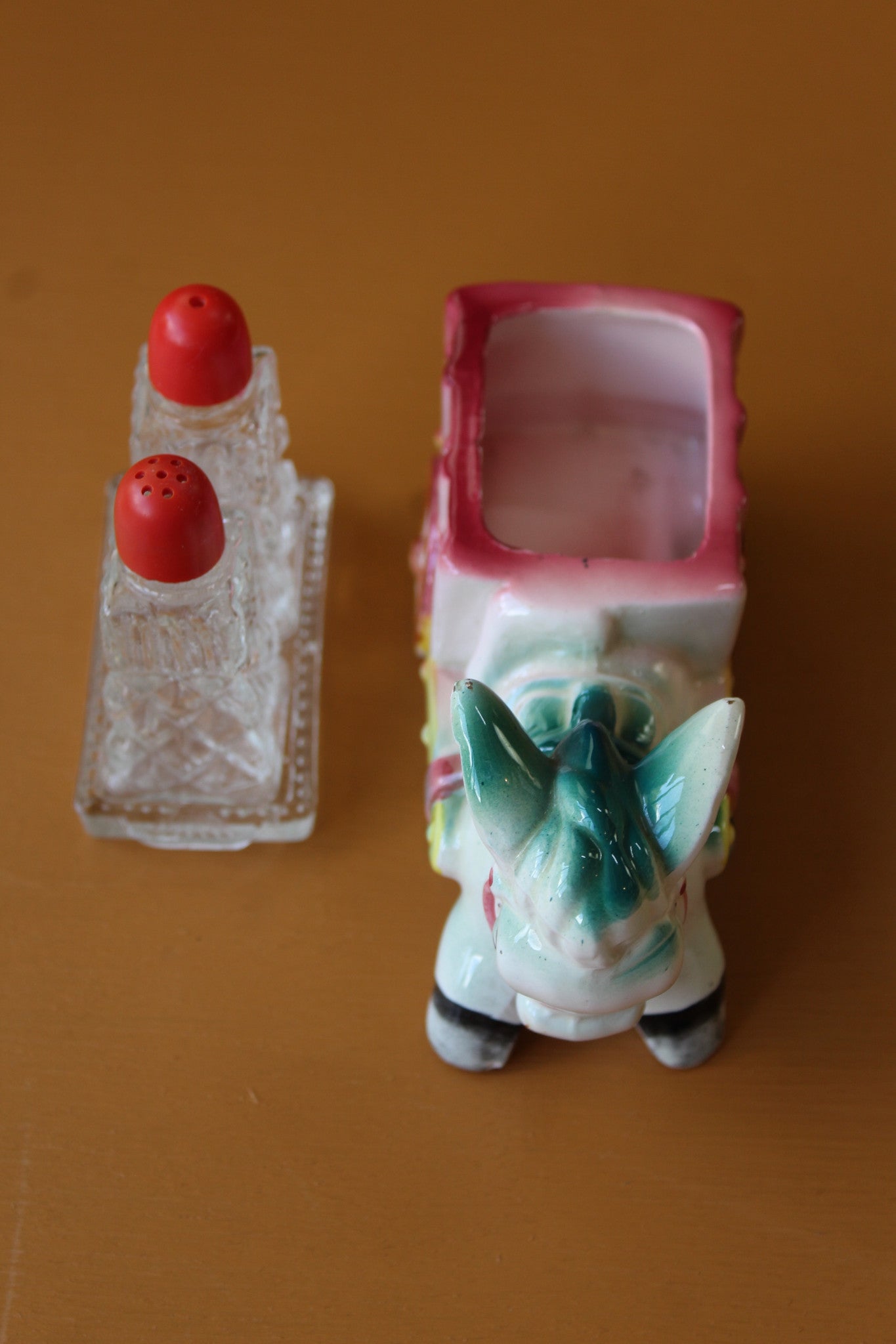 kitsch plant pot Kitsch Donkey Planter Glass S&P Pots – Kernow Furniture