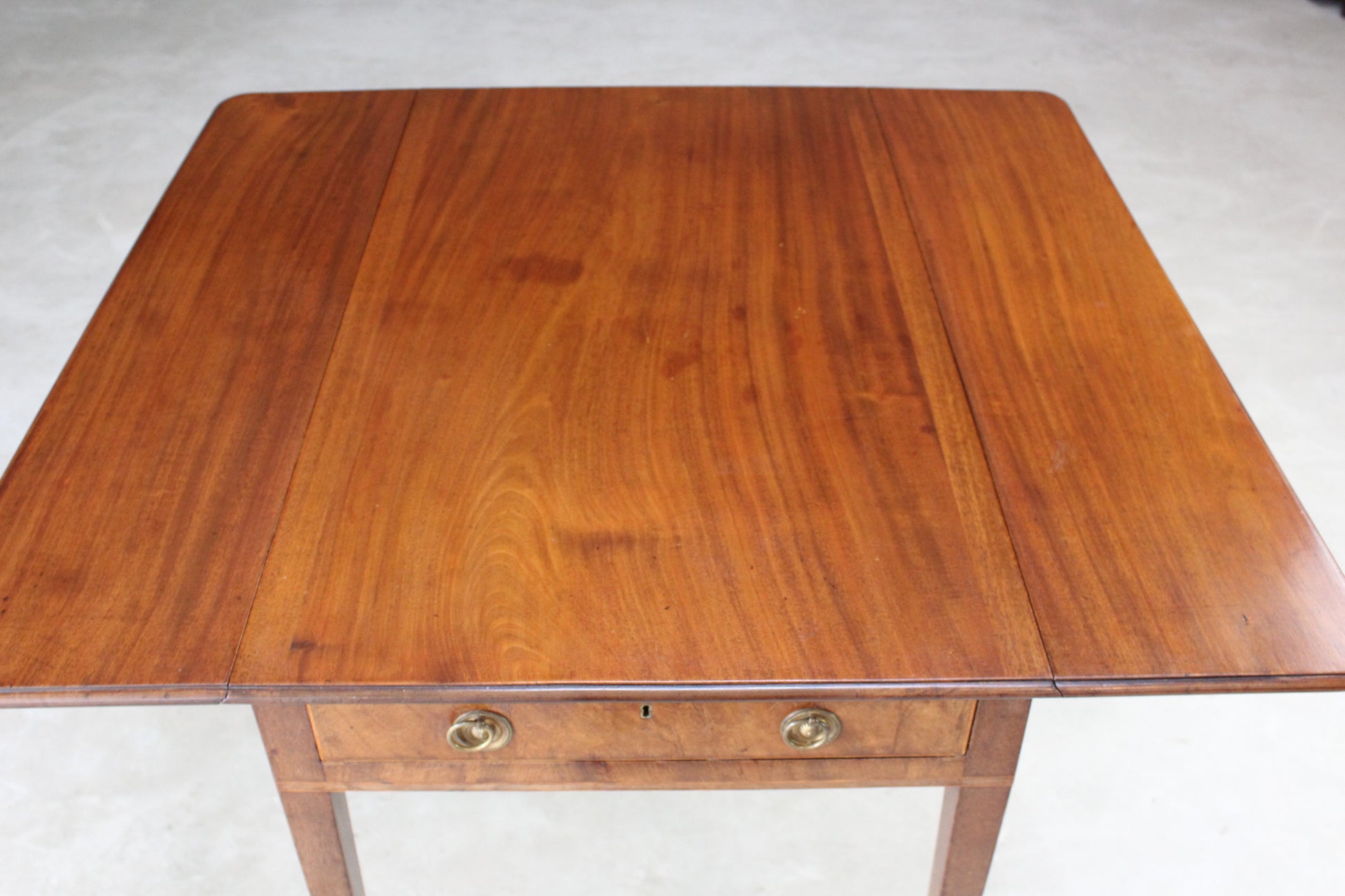 Crossbanded Mahogany Pembroke Table - Kernow Furniture