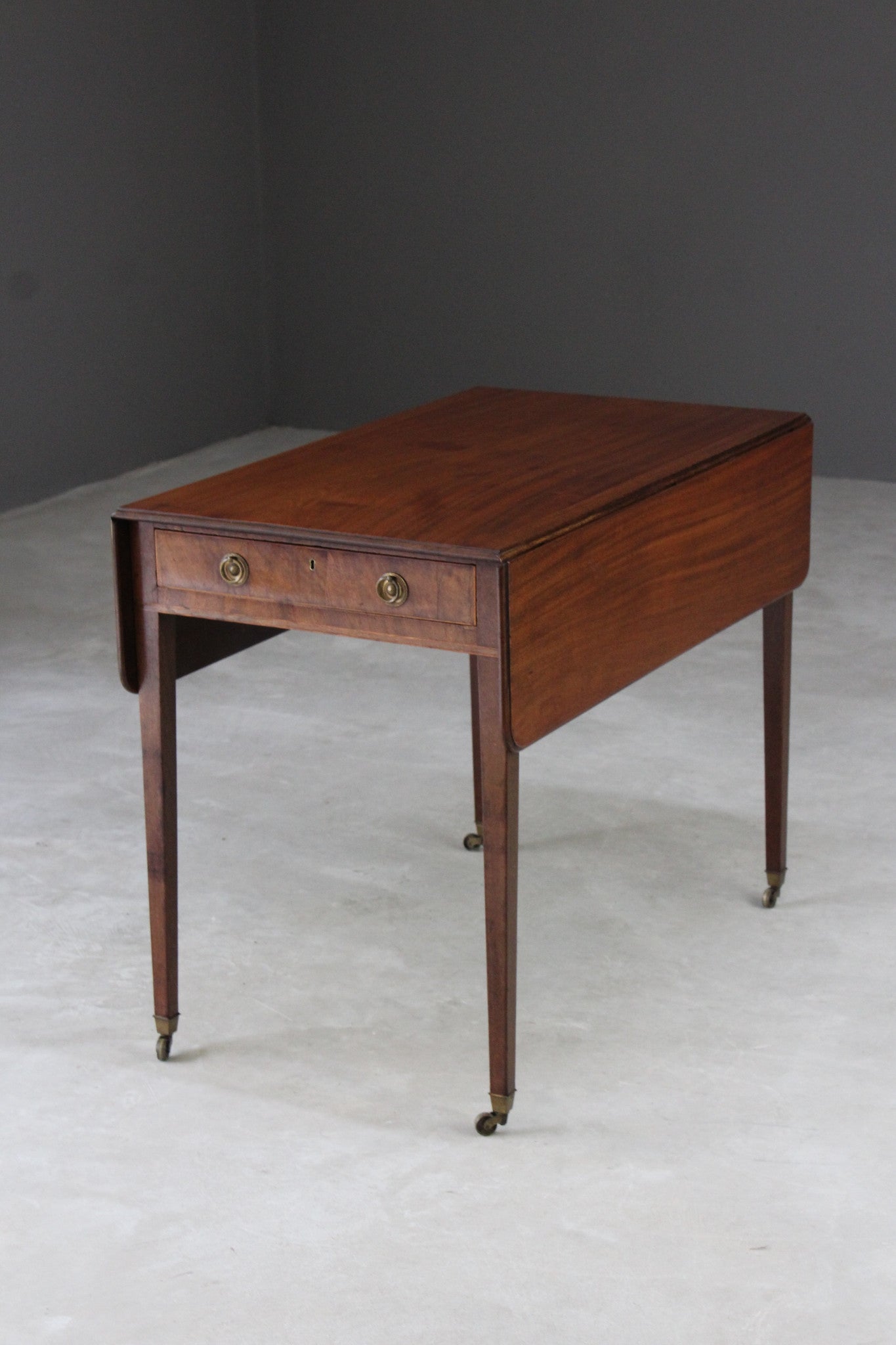 Crossbanded Mahogany Pembroke Table - Kernow Furniture