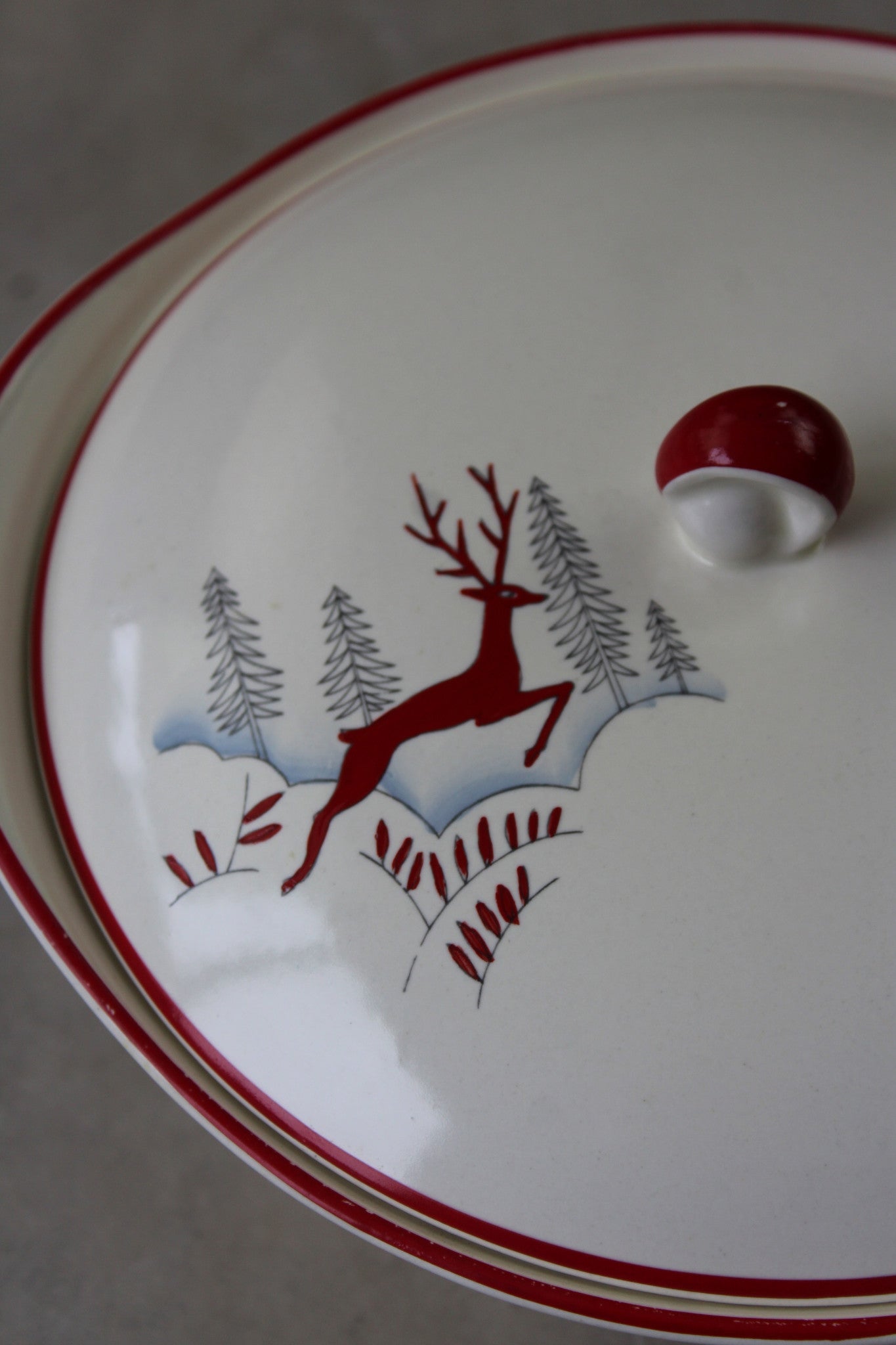 Crown Devon Stockholm Vegetable Tureen – Kernow Furniture