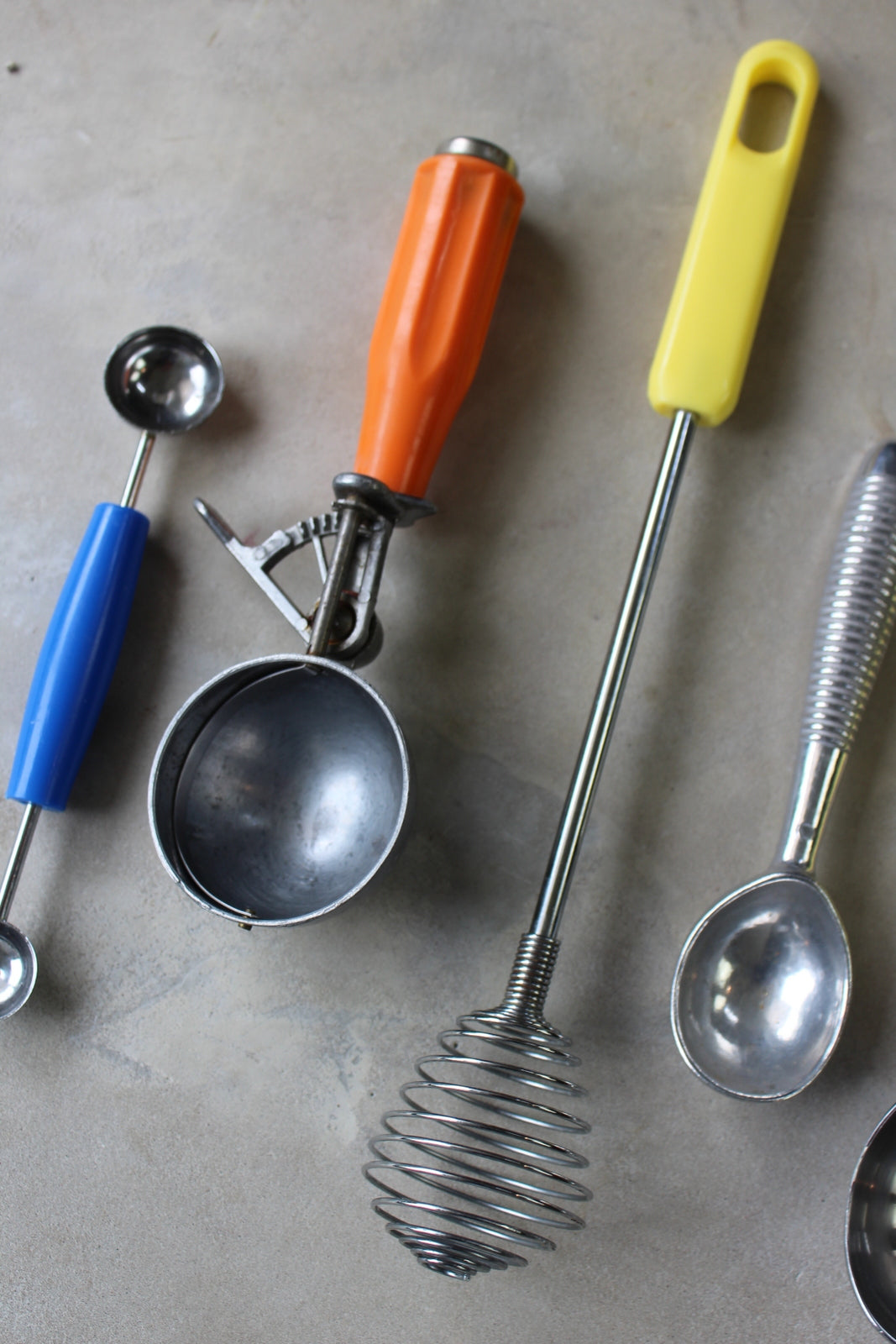 Retro Kitchen Utensils - Kernow Furniture