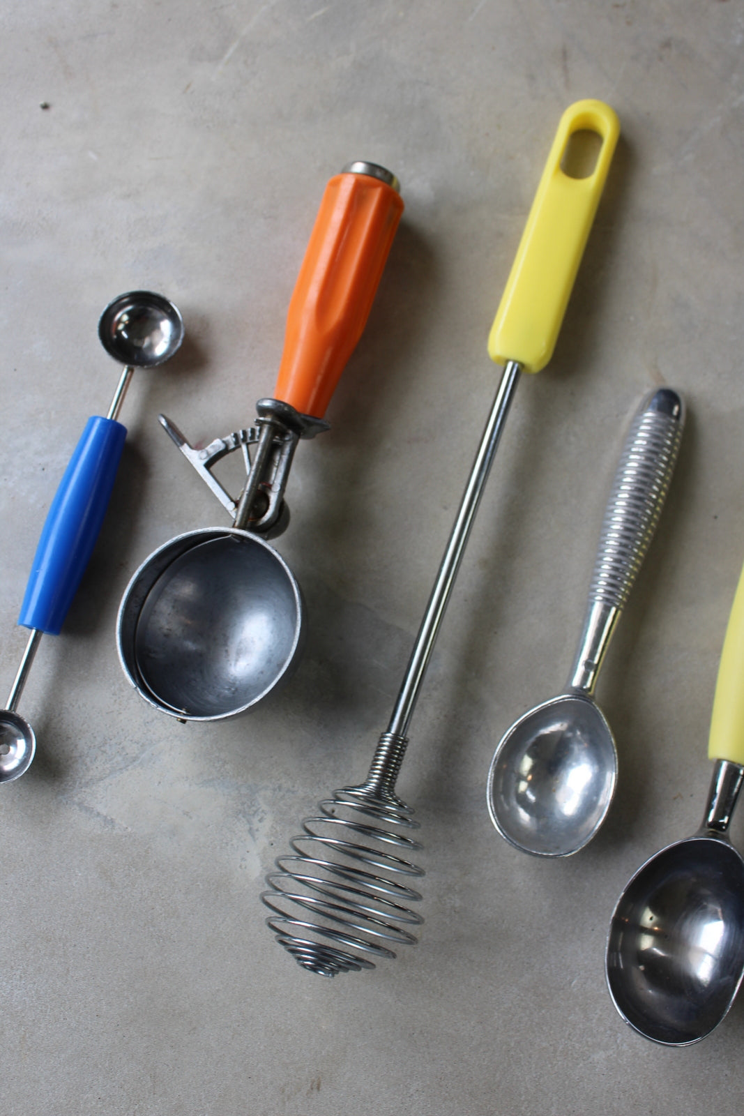 Retro Kitchen Utensils - Kernow Furniture