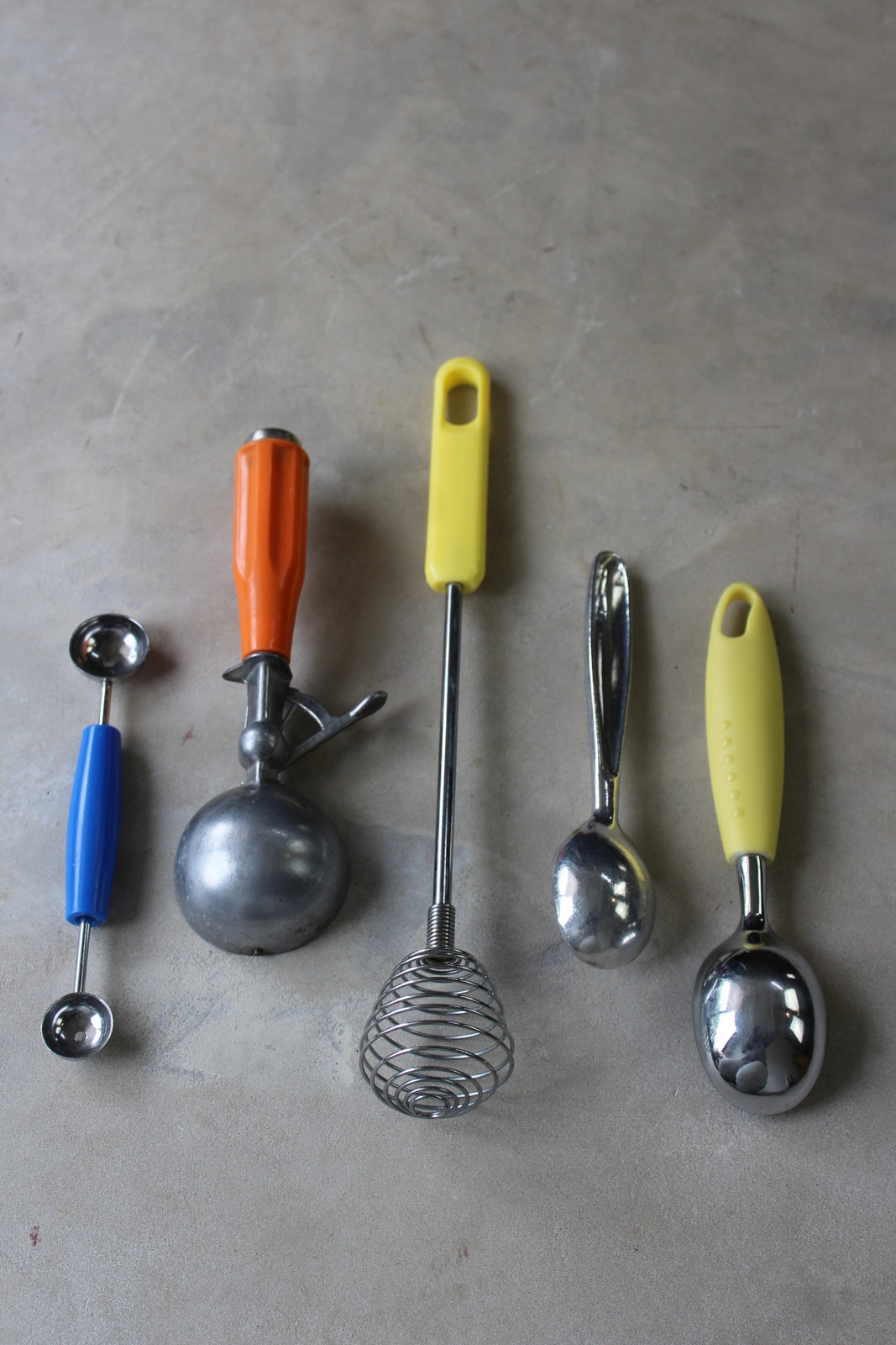 Retro Kitchen Utensils - Kernow Furniture