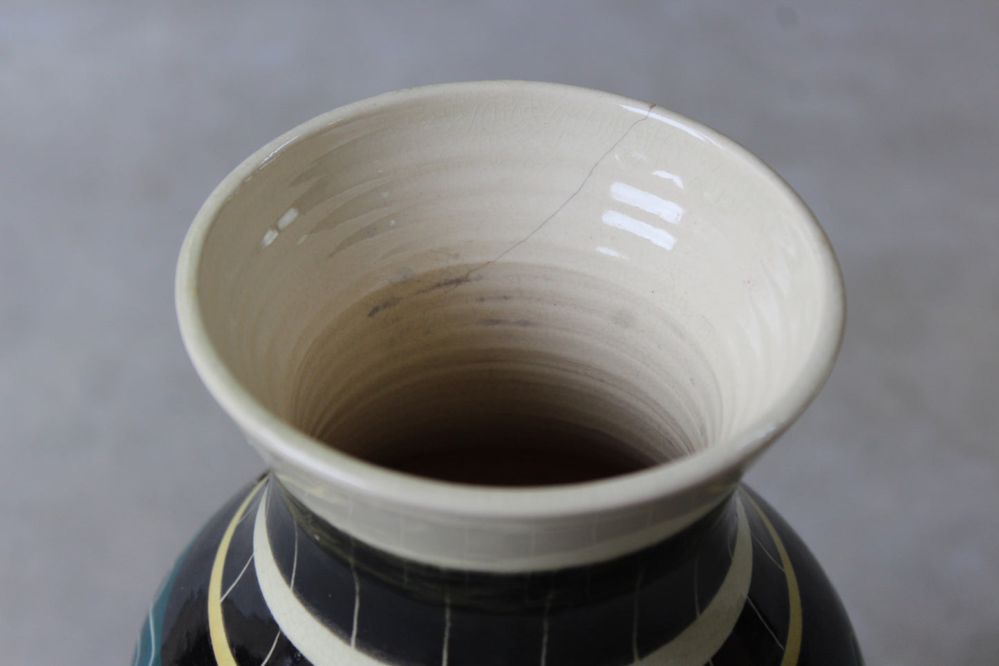 Jo Lester IOW Pottery Vase - Kernow Furniture