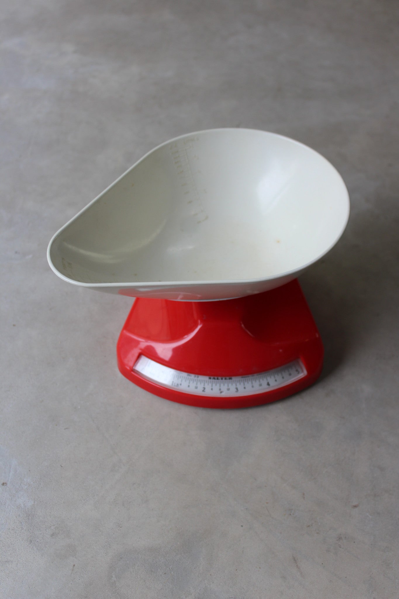 Retro Red Salter Kitchen Scales - Kernow Furniture