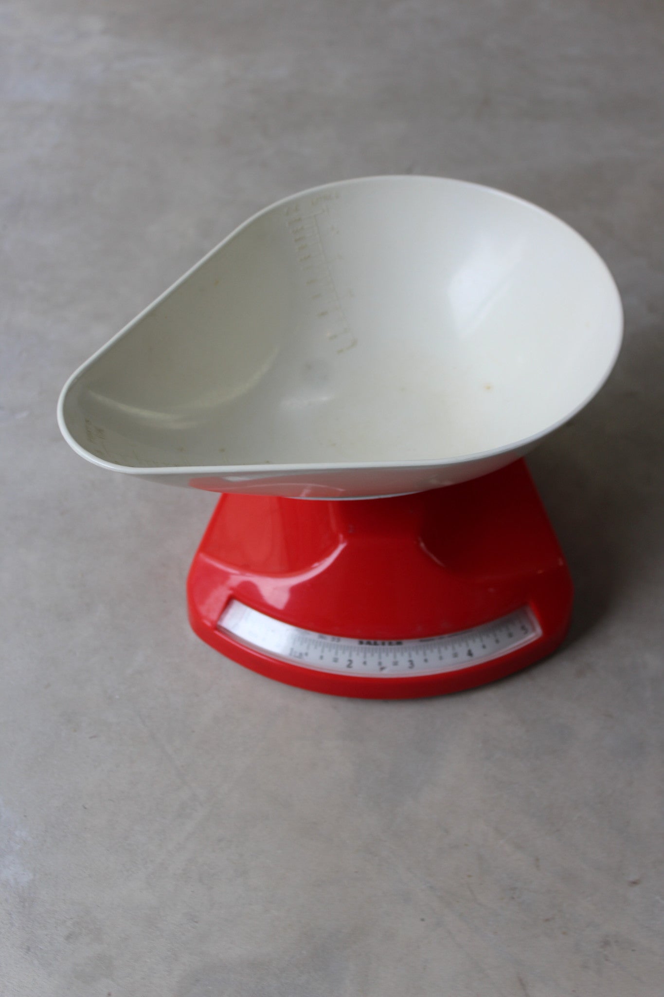 Retro Red Salter Kitchen Scales - Kernow Furniture