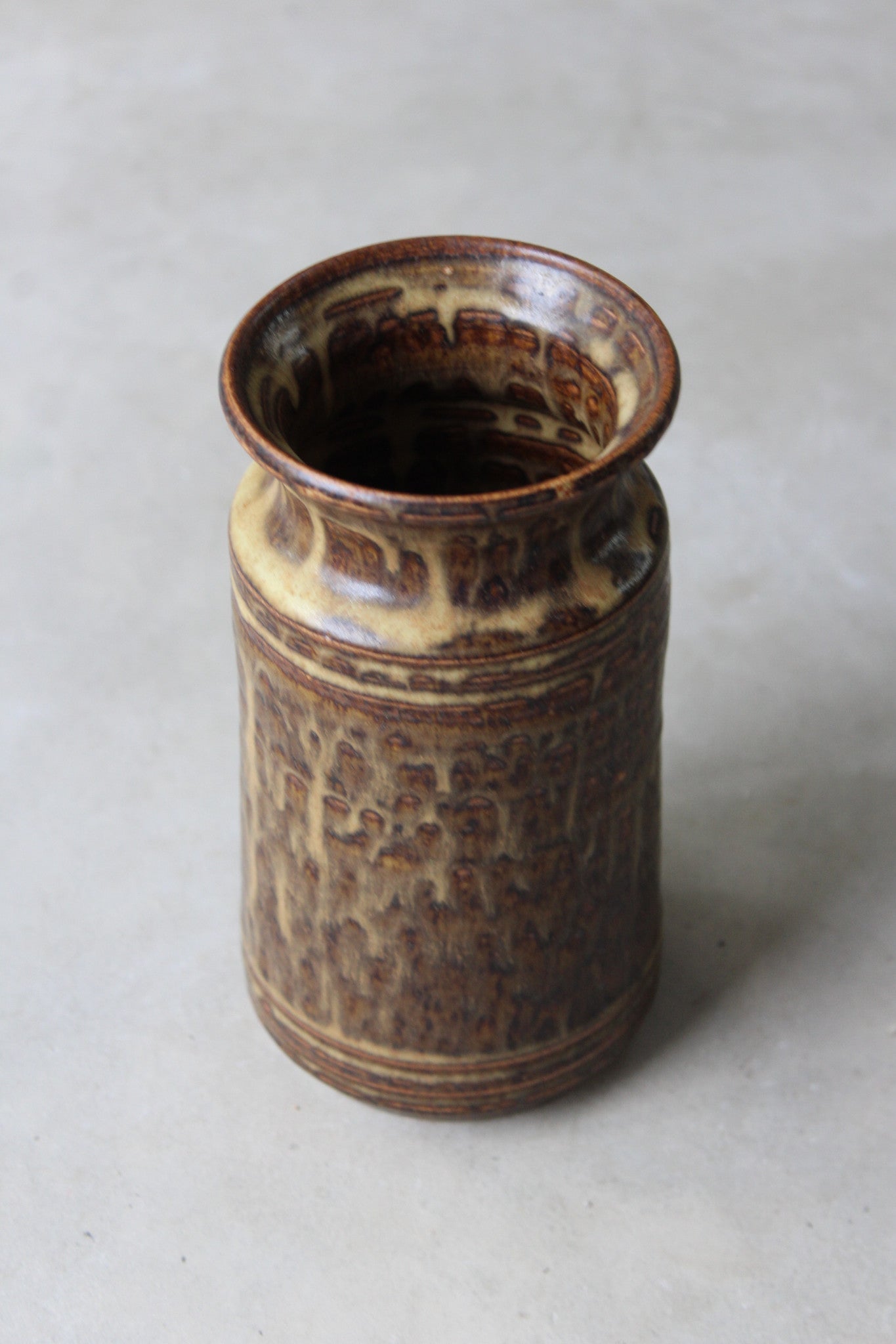 Prinknash Vase - Kernow Furniture