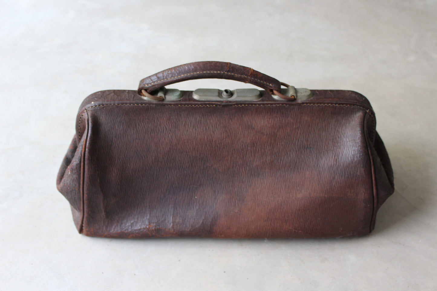 Leather Gladstone Bag - Kernow Furniture