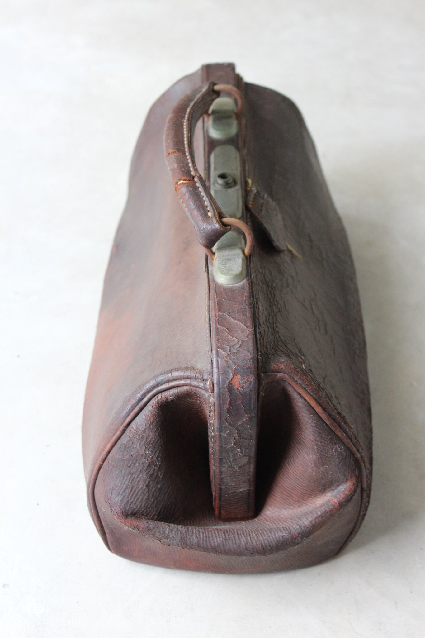 Leather Gladstone Bag - Kernow Furniture