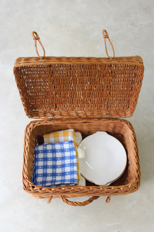 Vintage Woven Picnic Basket - Kernow Furniture