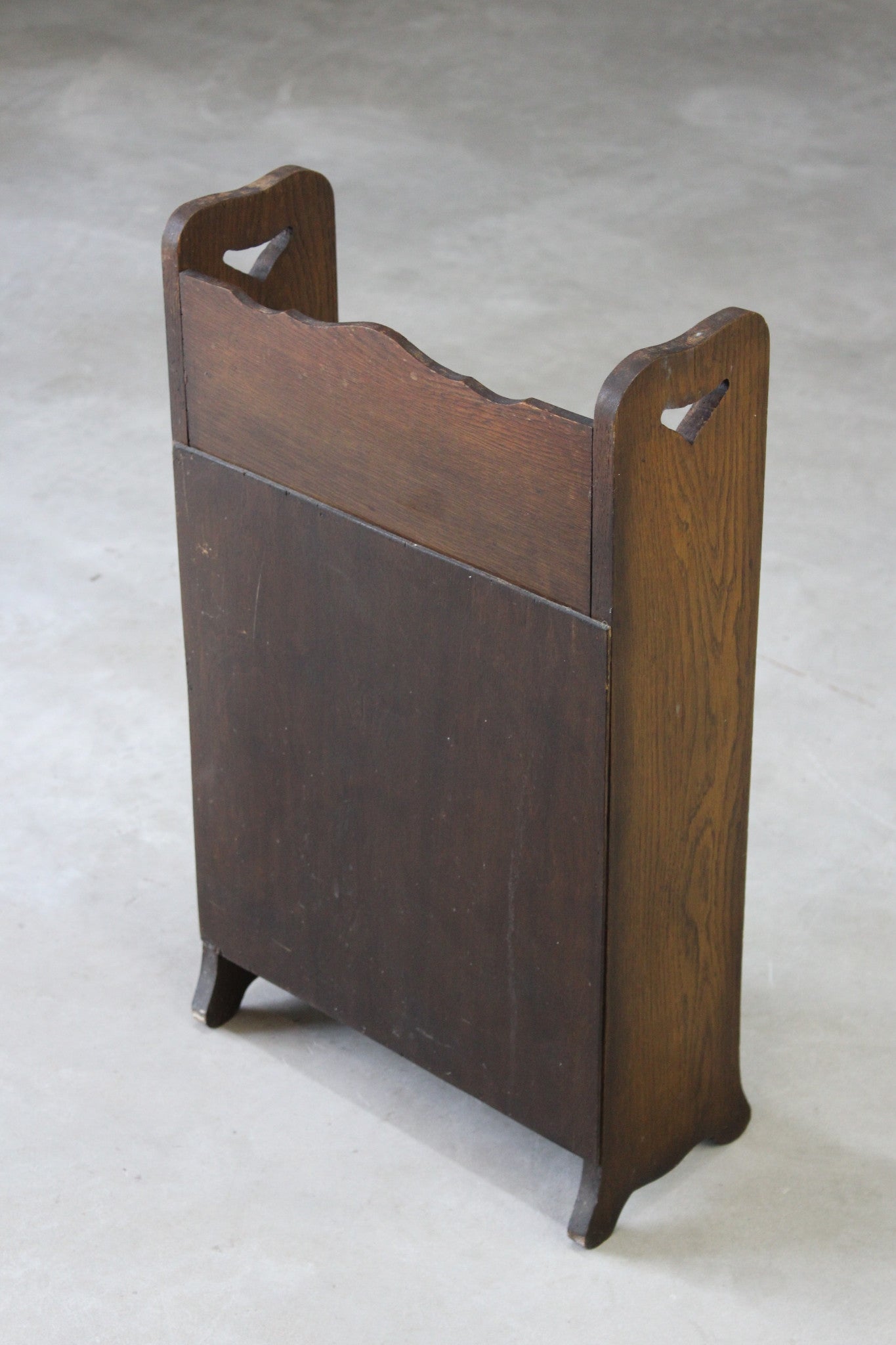 Oak Newspaper Magazine Rack - Kernow Furniture