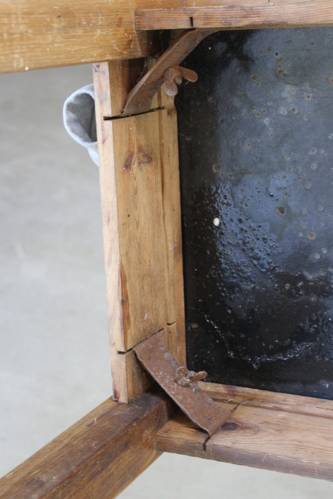 Vintage Enamel Top Kitchen Table - Kernow Furniture