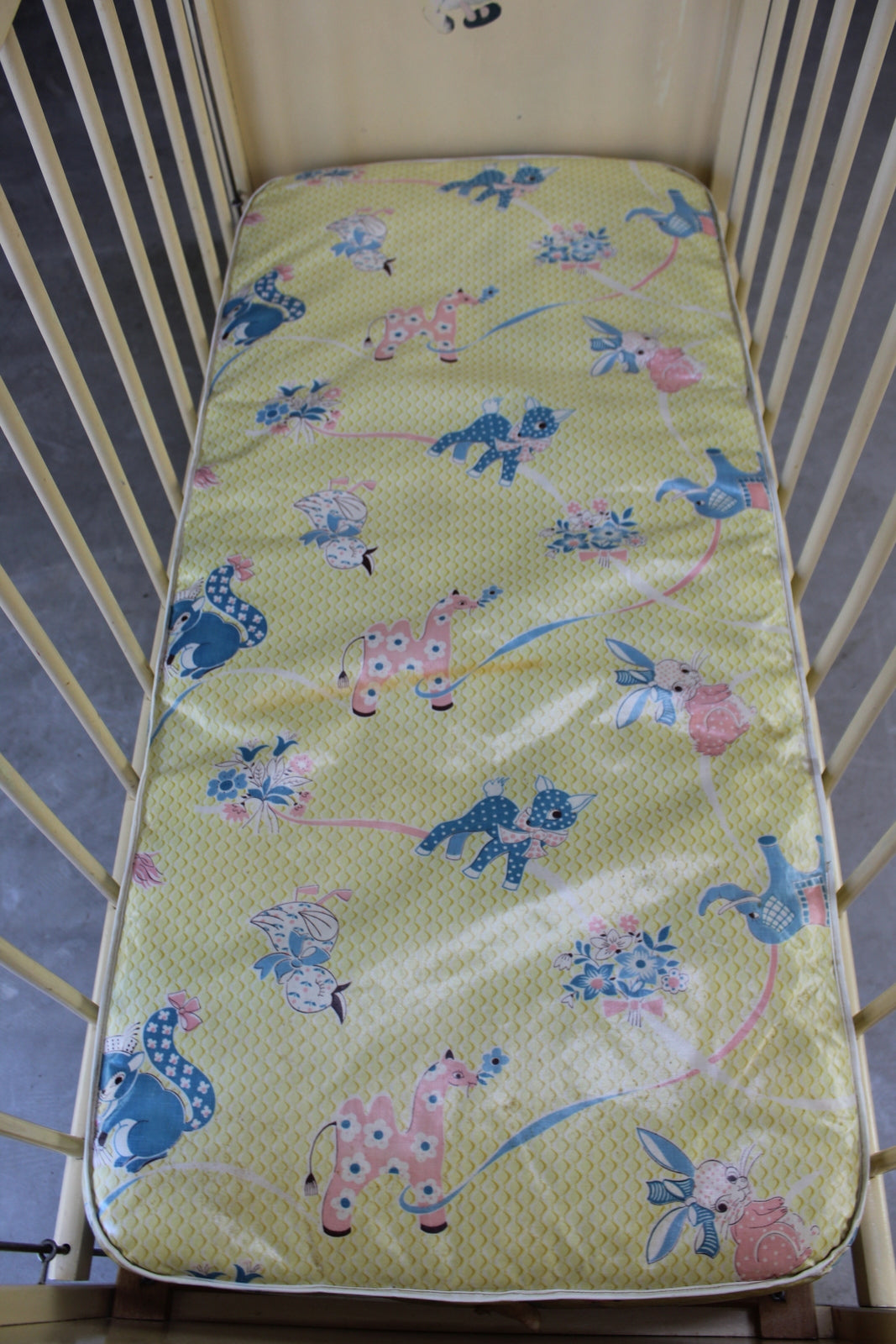 Retro Wooden Childs Cot - Kernow Furniture