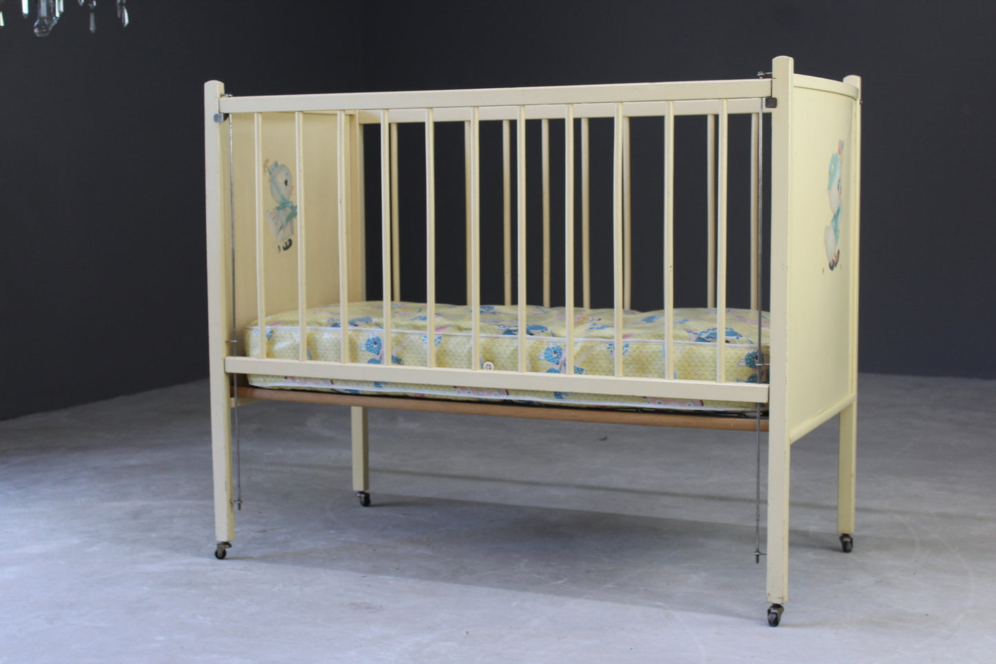 Retro Wooden Childs Cot - Kernow Furniture